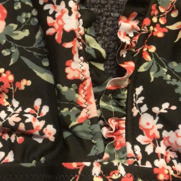 Mossimo Brand Women's Medium Green & Pink Floral Ruffle Bralette Style Swim Top - Picture 4 of 6